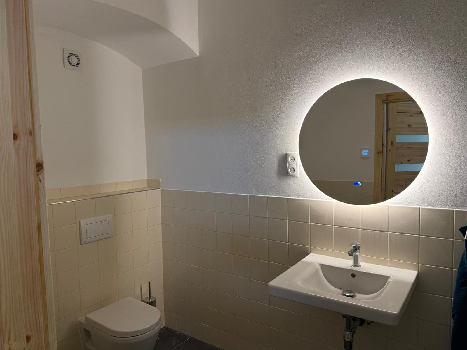 Koupelna apartmánu 2 s WC